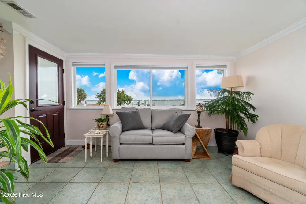 102 Shoreline Drive Atlantic Beach, NC 28512
