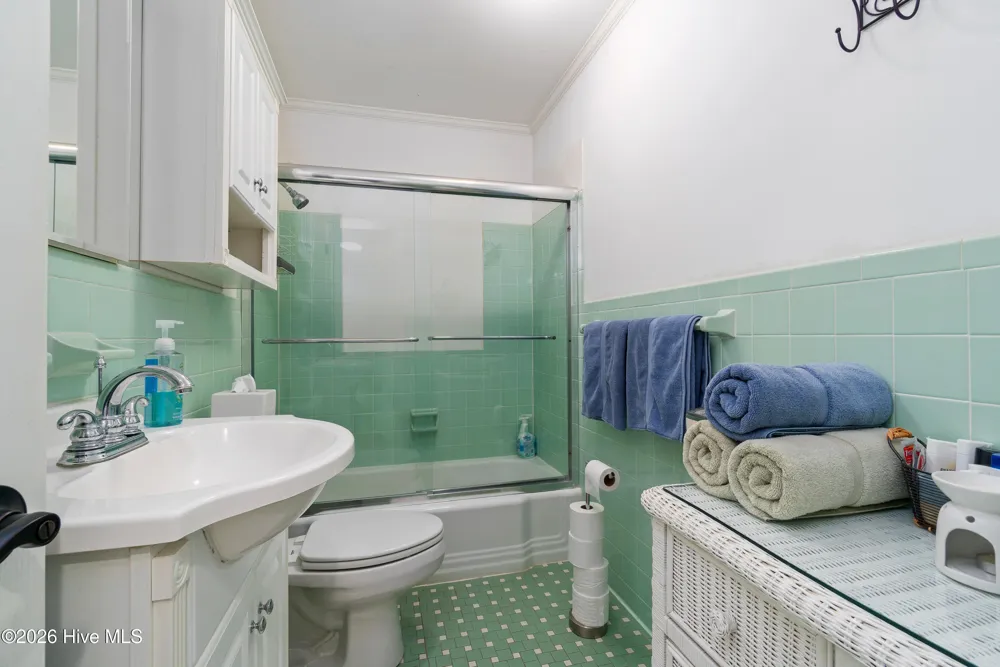 102 Shoreline Drive Atlantic Beach, NC 28512