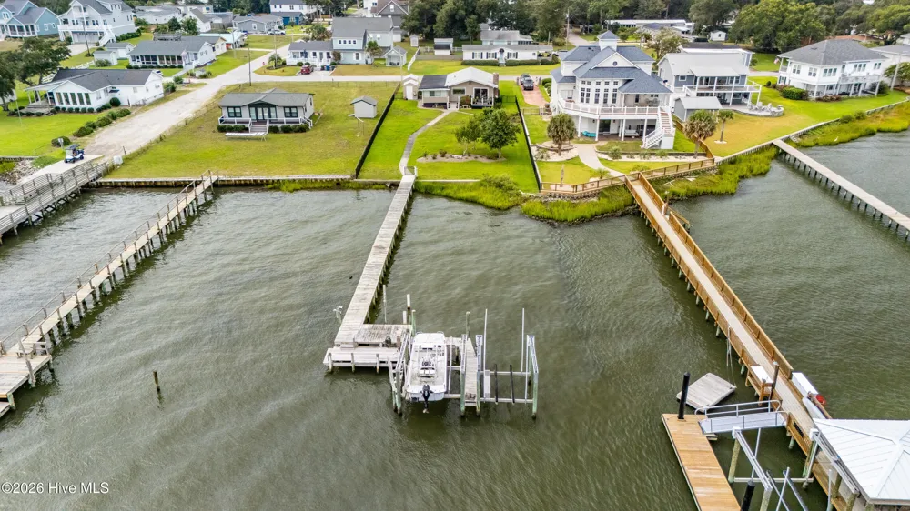 102 Shoreline Drive Atlantic Beach, NC 28512