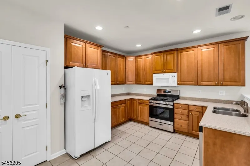 7110 Westover Way #7110 Unit 7110 Franklin, NJ 08873