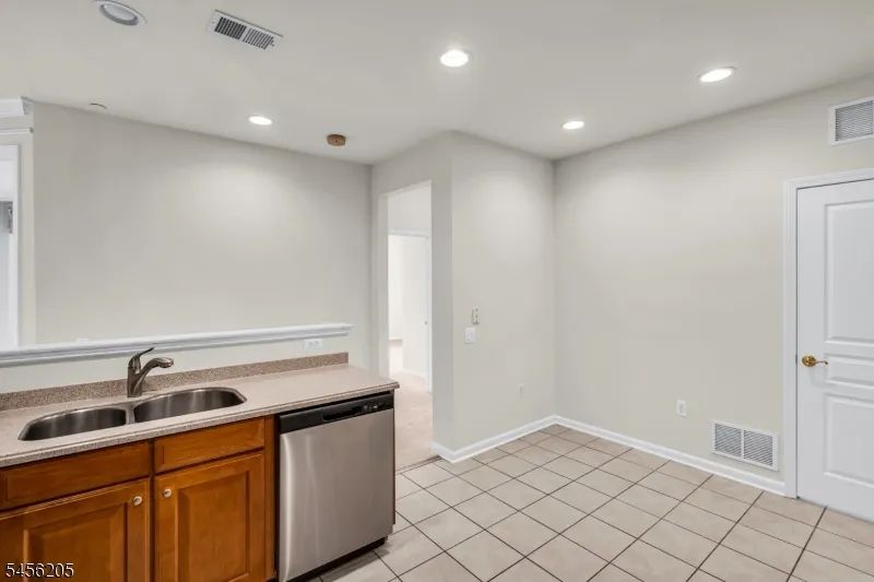 7110 Westover Way #7110 Unit 7110 Franklin, NJ 08873