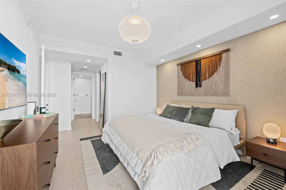 2200 Brickell Ave #308 Miami, FL 33129