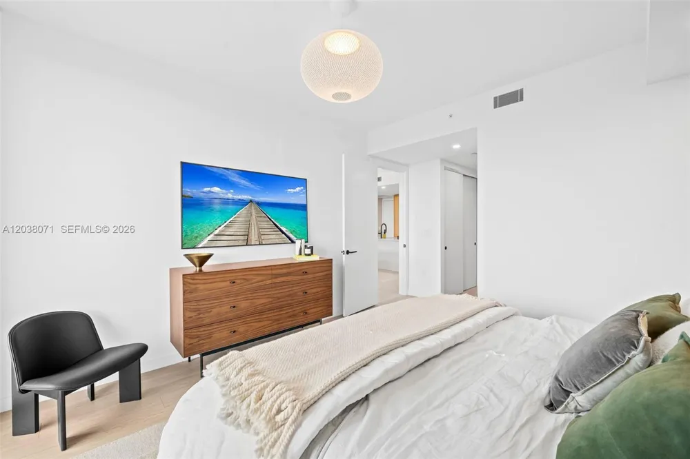 2200 Brickell Ave #308 Miami, FL 33129