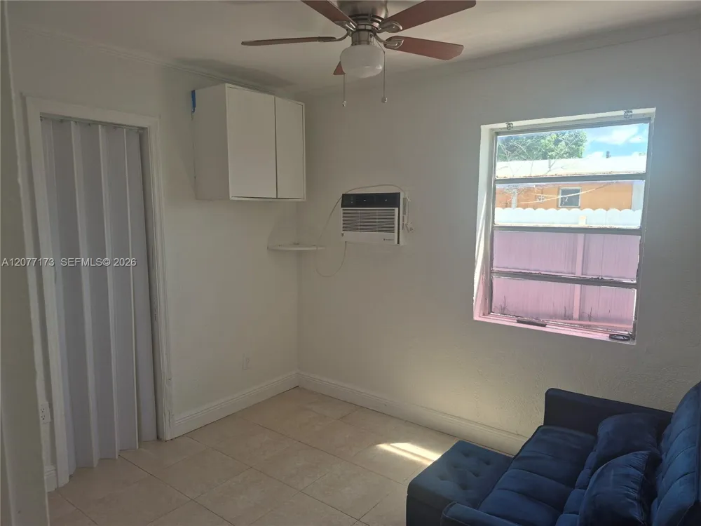 11285 SW 43rd St Miami, FL 33165