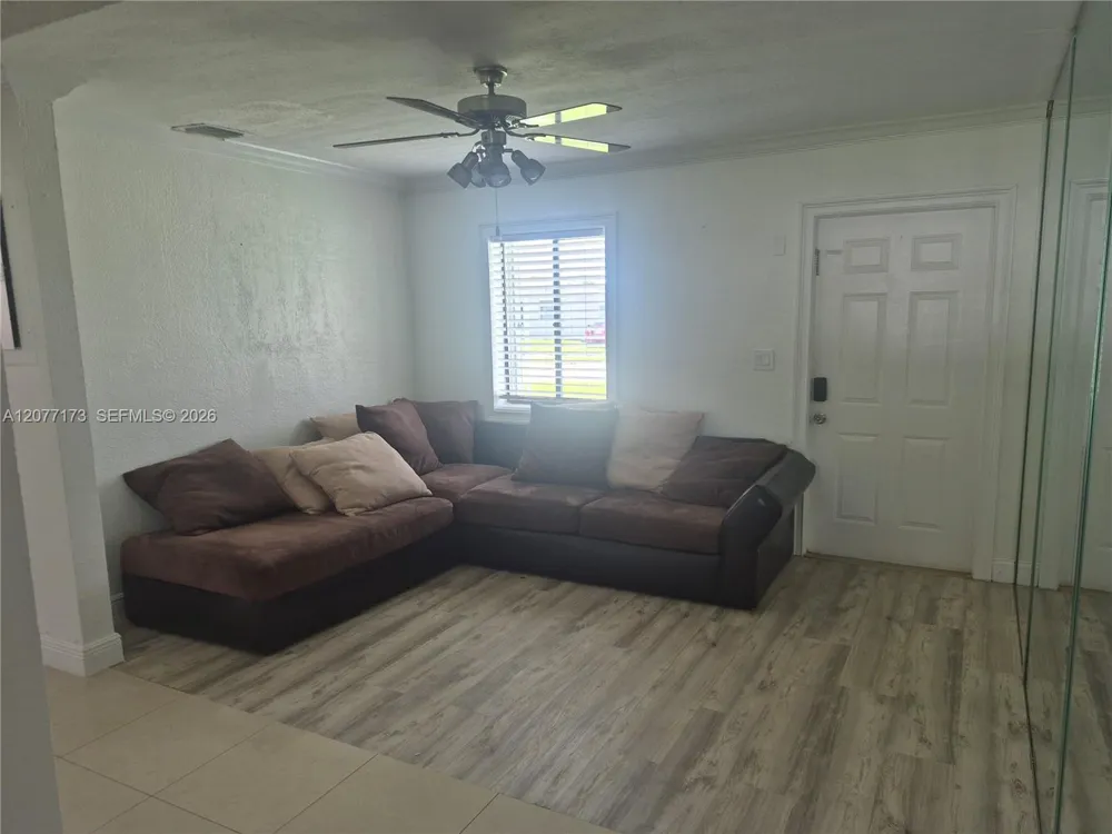 11285 SW 43rd St Miami, FL 33165