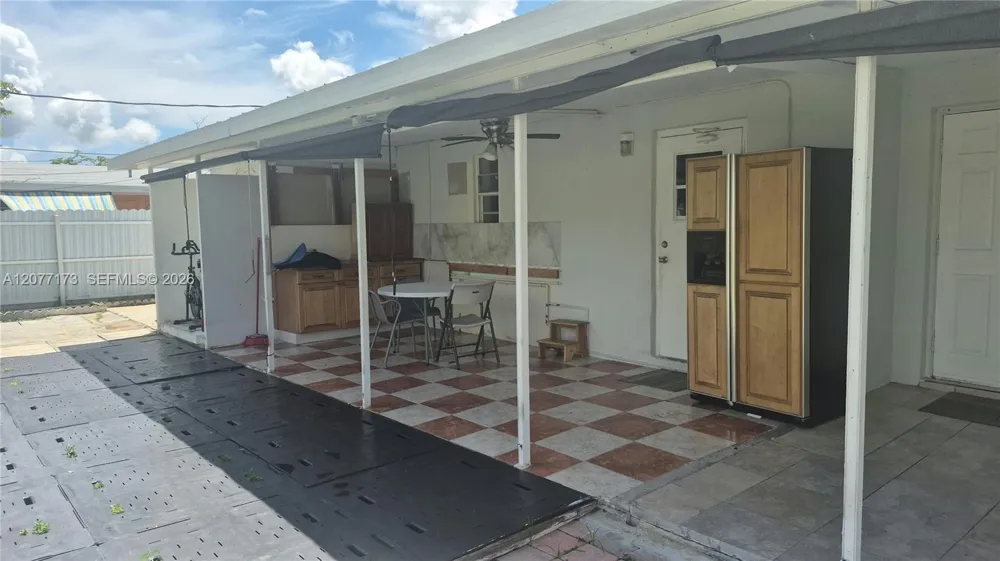 11285 SW 43rd St Miami, FL 33165
