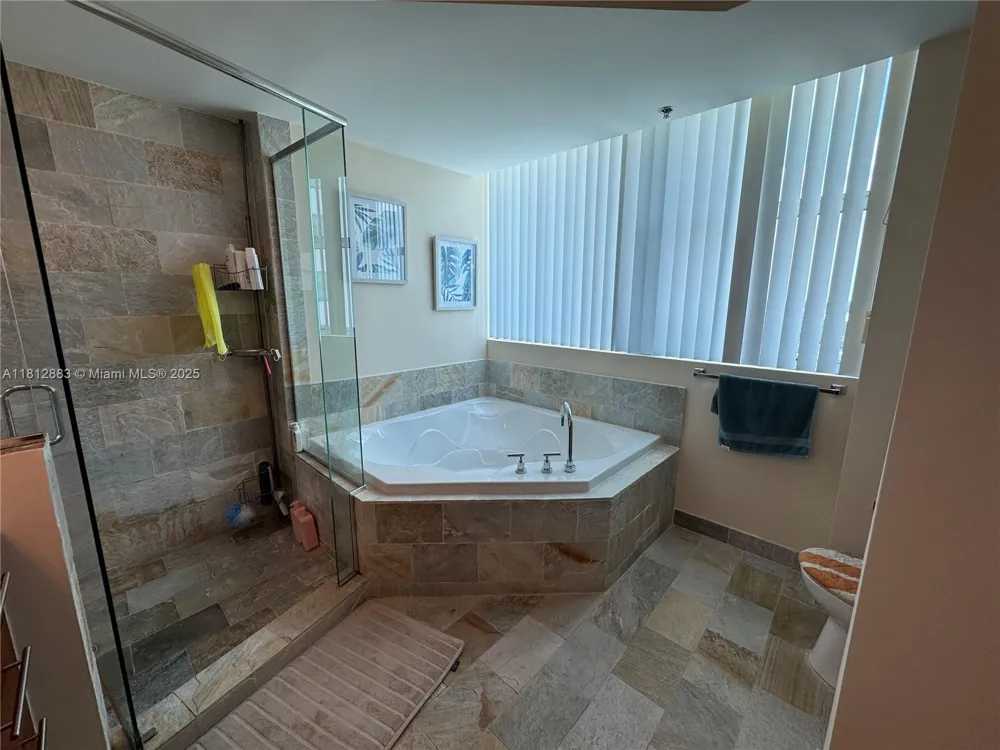 2641 Flamingo Rd #1001N Sunrise, FL 33323