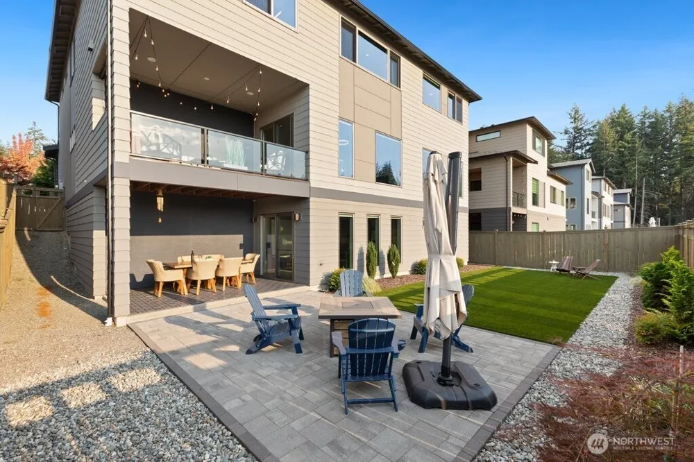 33569 Walnut Avenue SE Black Diamond, WA 98010
