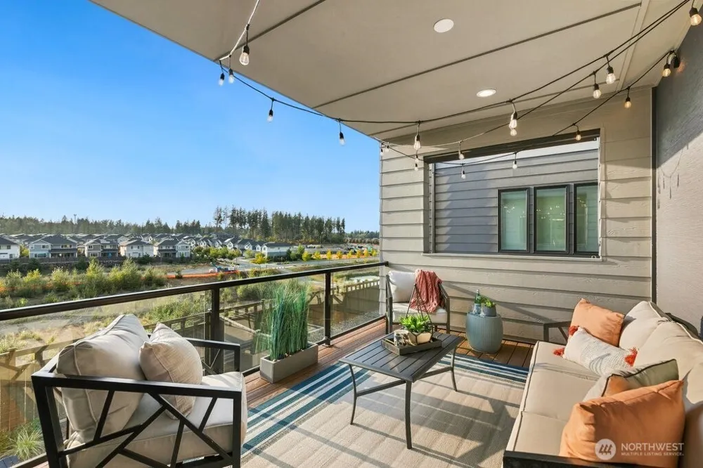 33569 Walnut Avenue SE Black Diamond, WA 98010