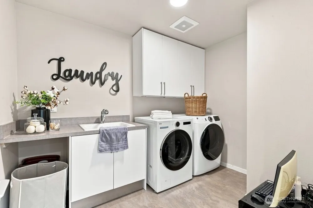 33569 Walnut Avenue SE Black Diamond, WA 98010