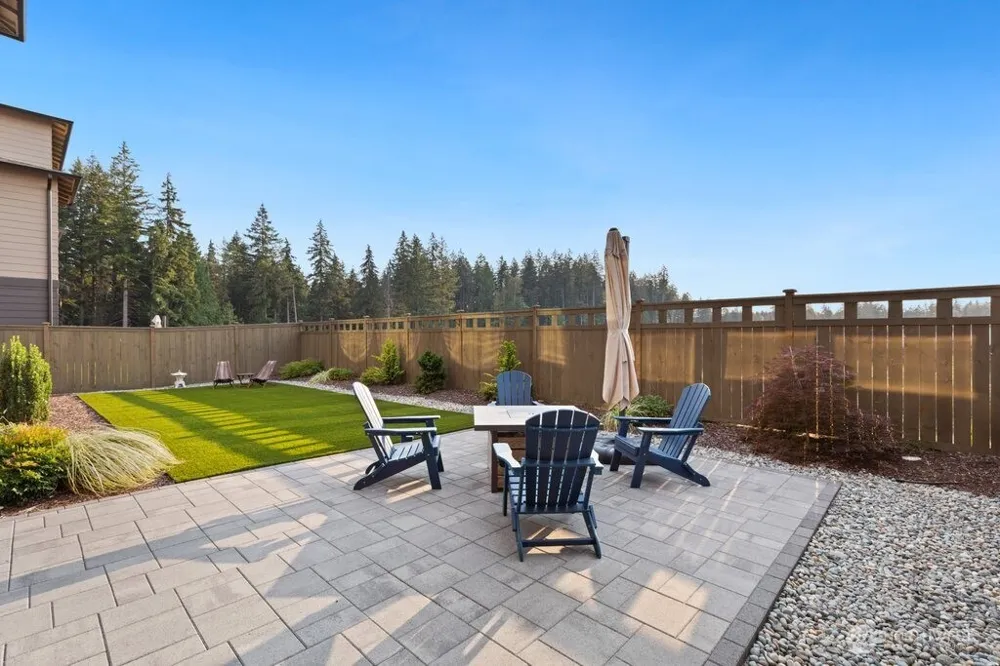 33569 Walnut Avenue SE Black Diamond, WA 98010