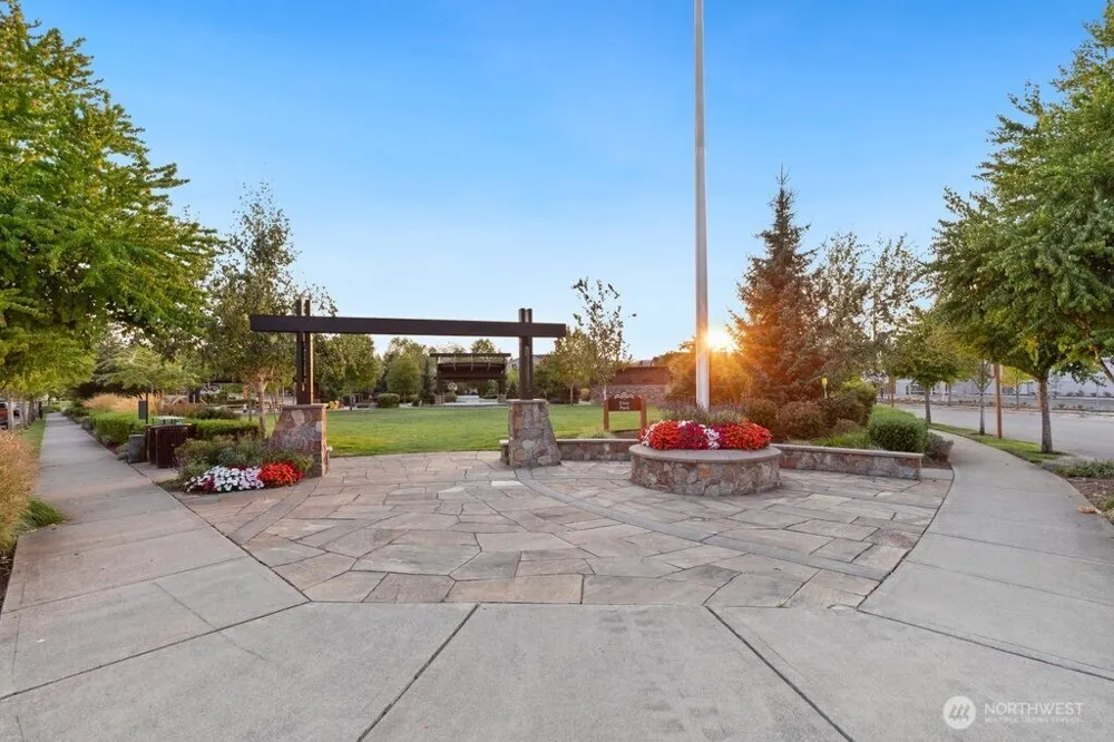 33569 Walnut Avenue SE Black Diamond, WA 98010