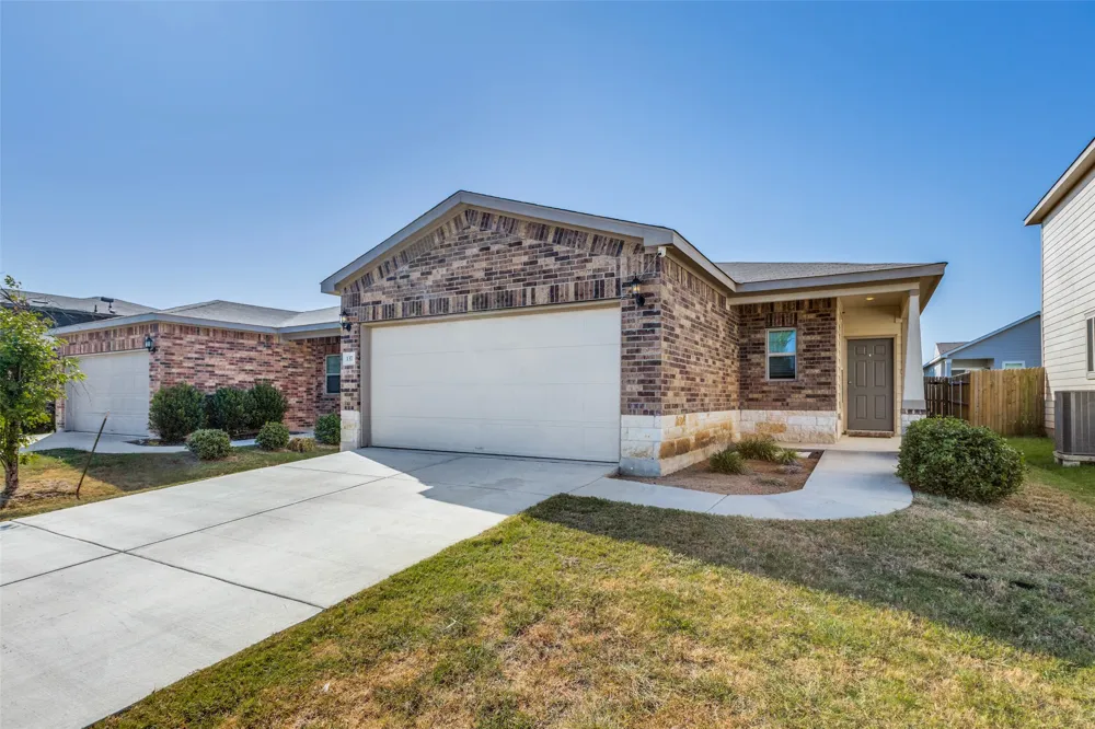 137 Miracle Drive Jarrell, TX 76537