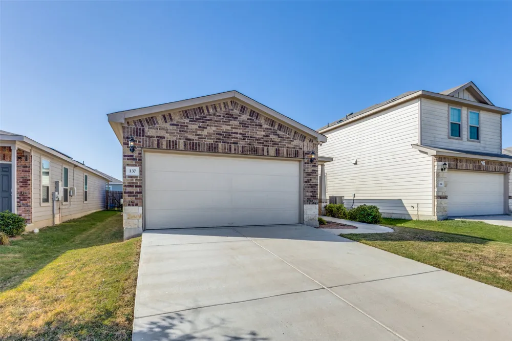137 Miracle Drive Jarrell, TX 76537