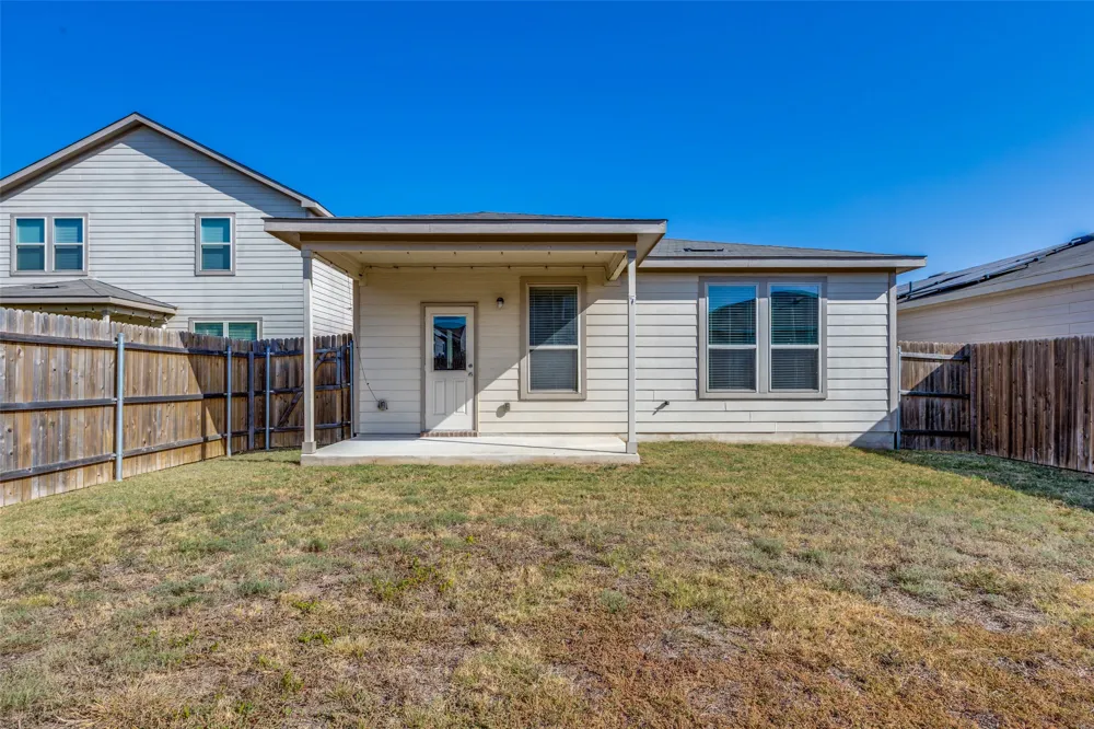 137 Miracle Drive Jarrell, TX 76537