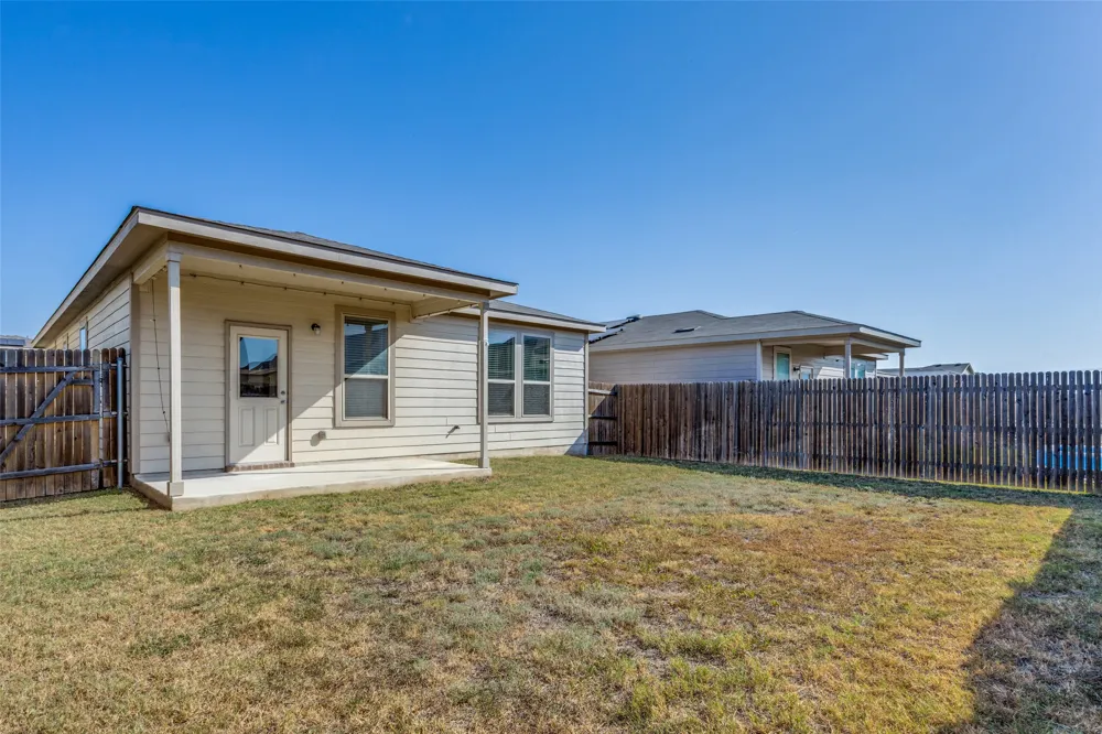 137 Miracle Drive Jarrell, TX 76537