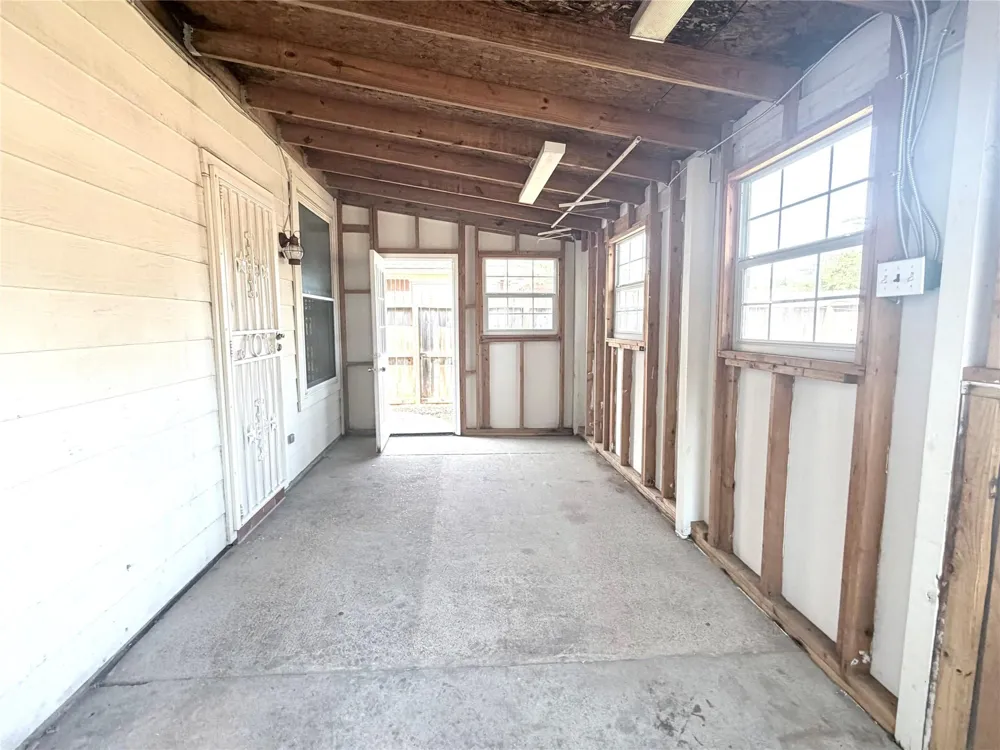 12211 Meadow Crest Court Meadows Place, TX 77477