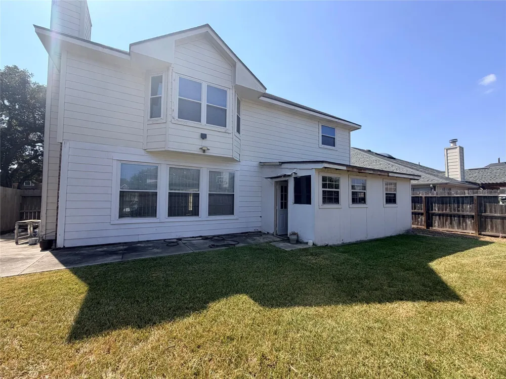 12211 Meadow Crest Court Meadows Place, TX 77477