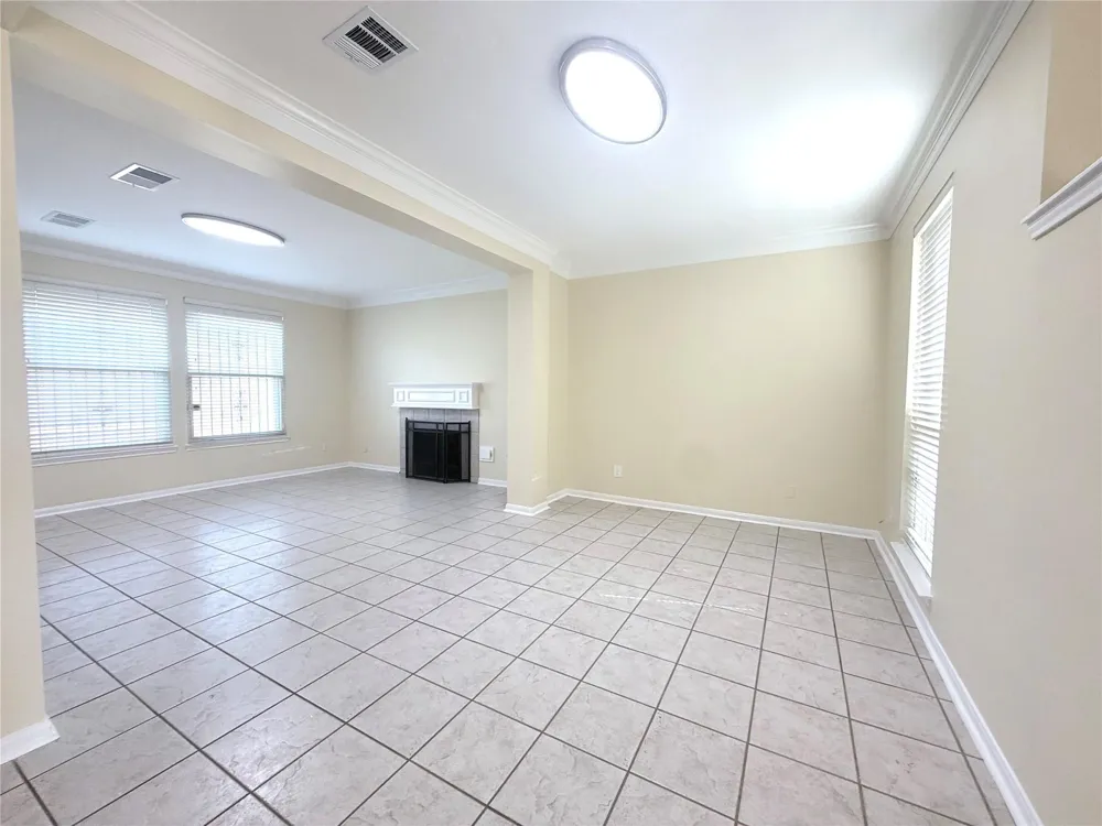 12211 Meadow Crest Court Meadows Place, TX 77477
