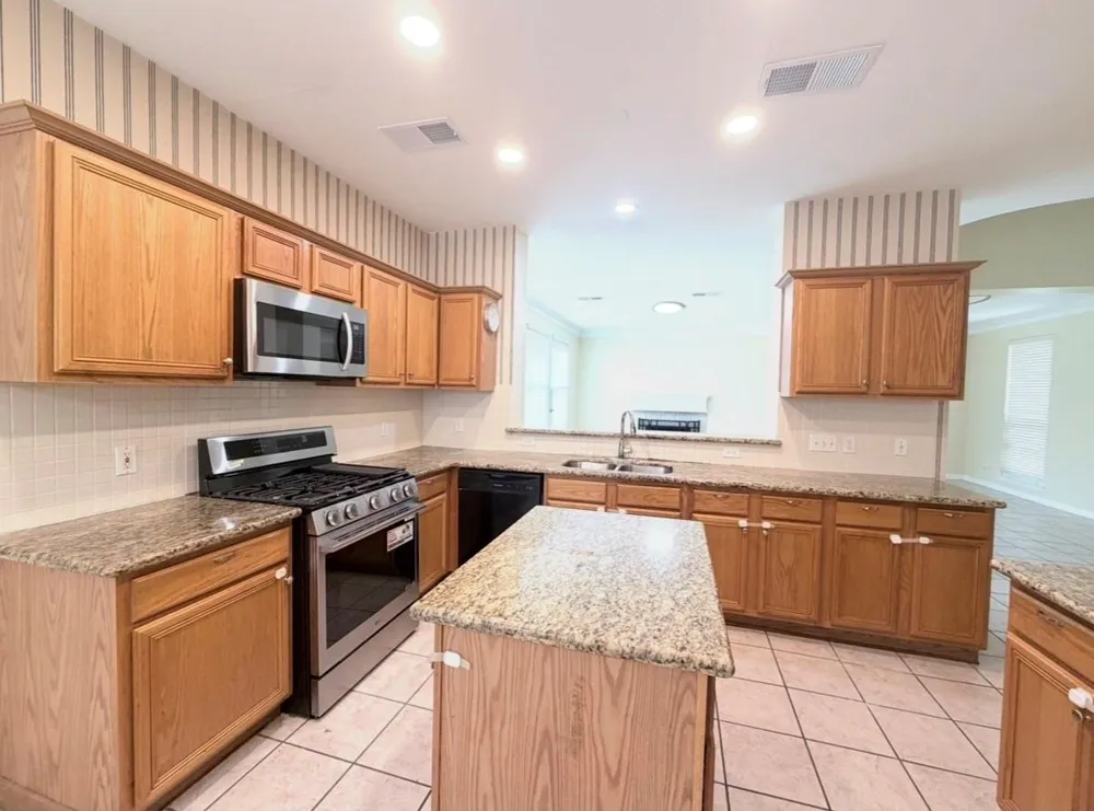 12211 Meadow Crest Court Meadows Place, TX 77477