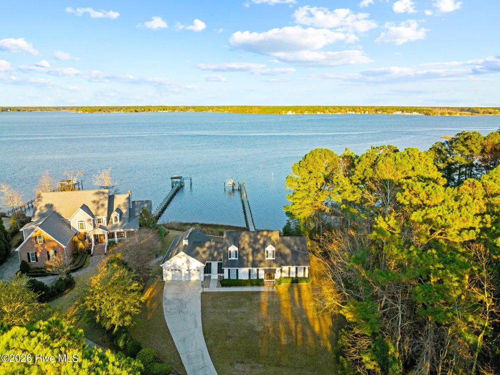 122 Line Boat Lane Swansboro, NC 28584