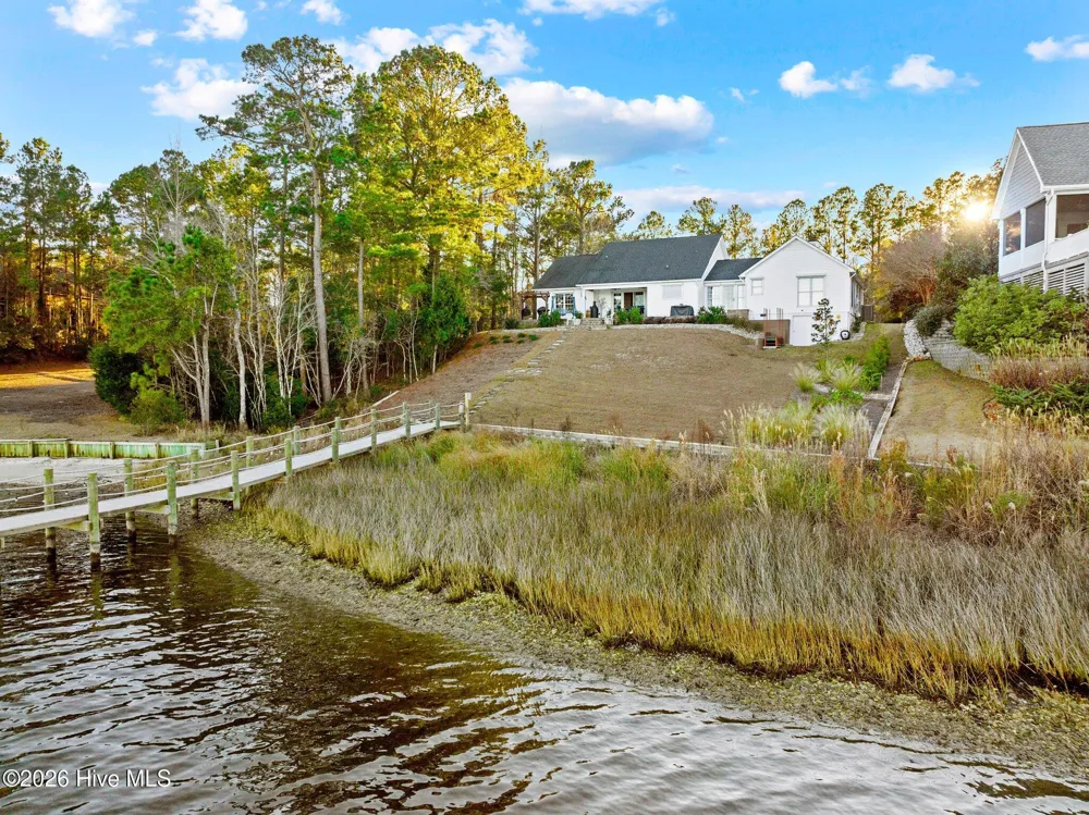 122 Line Boat Lane Swansboro, NC 28584