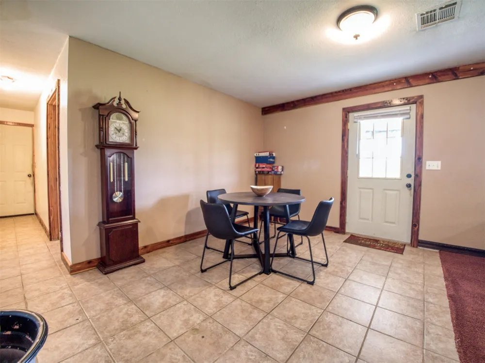 19490 Hwy 113 Canadian, OK 74425