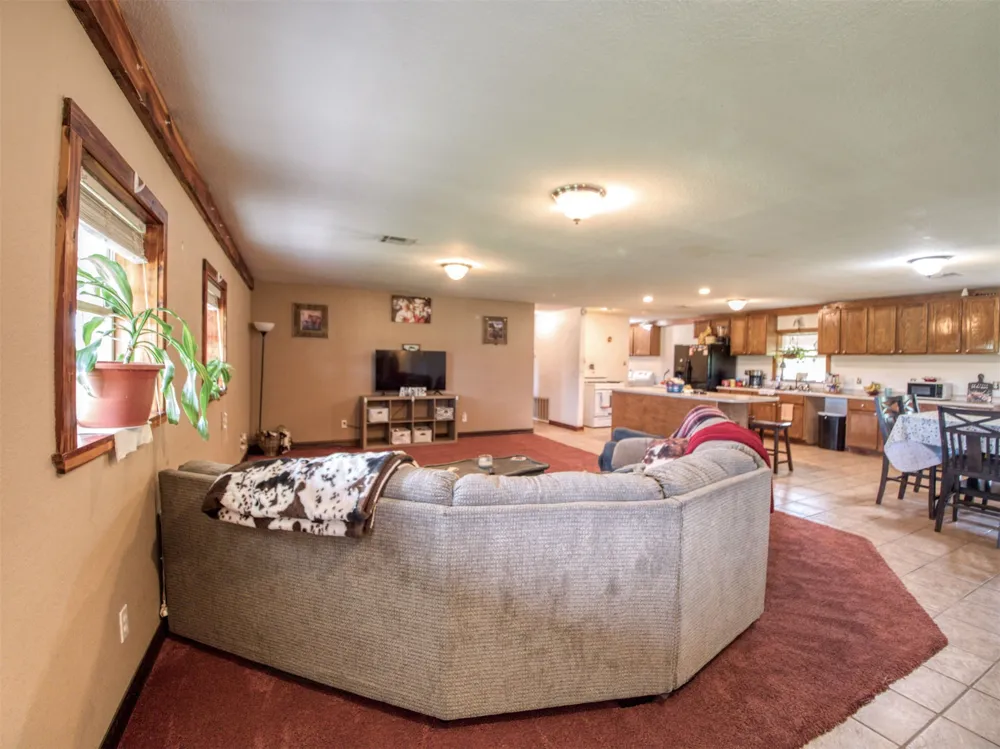 19490 Hwy 113 Canadian, OK 74425