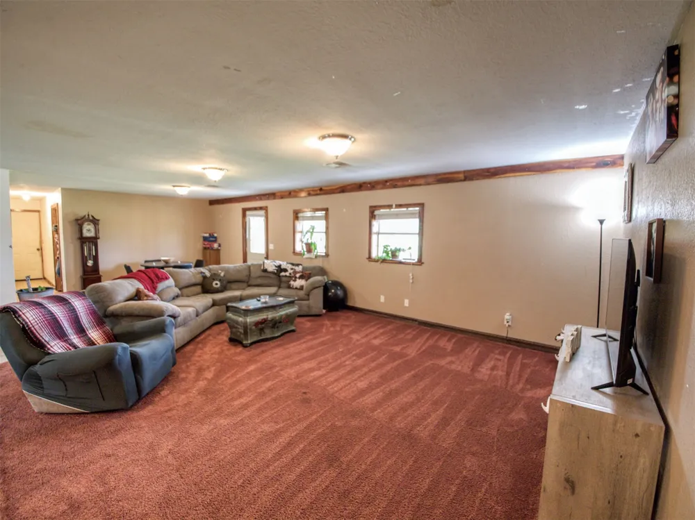 19490 Hwy 113 Canadian, OK 74425