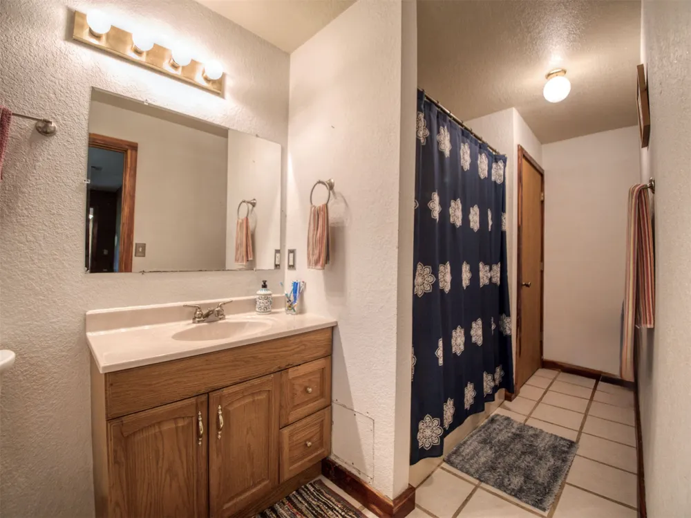 19490 Hwy 113 Canadian, OK 74425