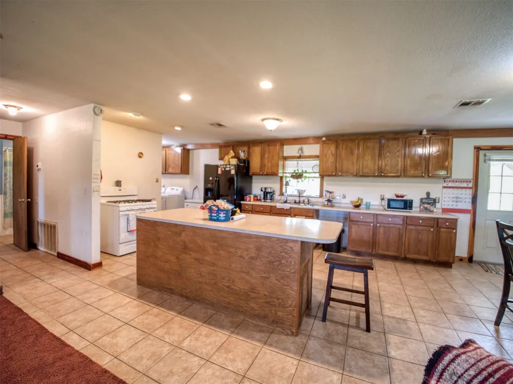 19490 Hwy 113 Canadian, OK 74425