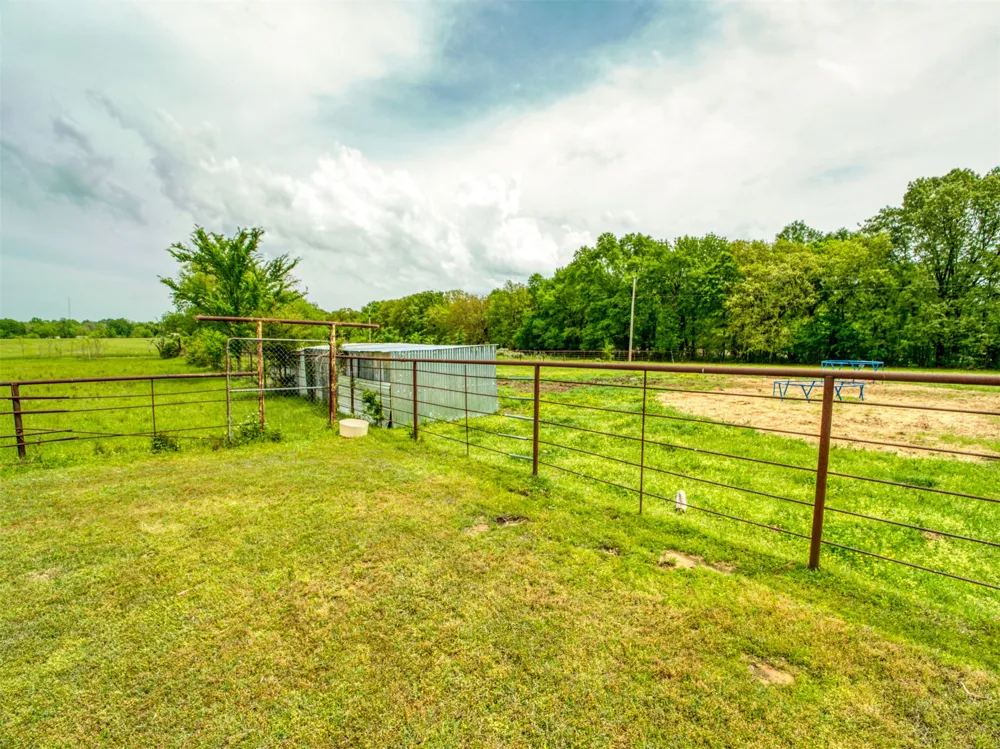 19490 Hwy 113 Canadian, OK 74425