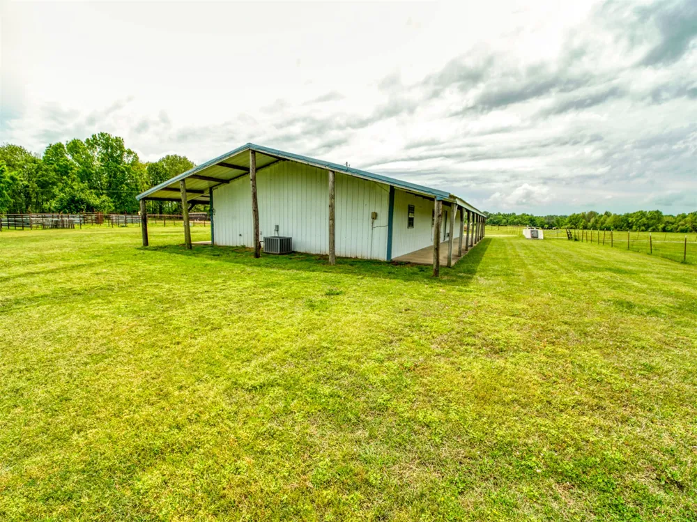 19490 Hwy 113 Canadian, OK 74425