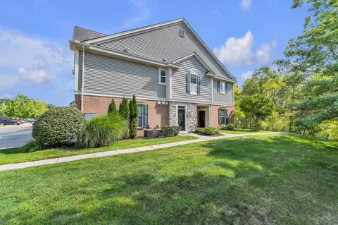 2263 Pinecroft Drive