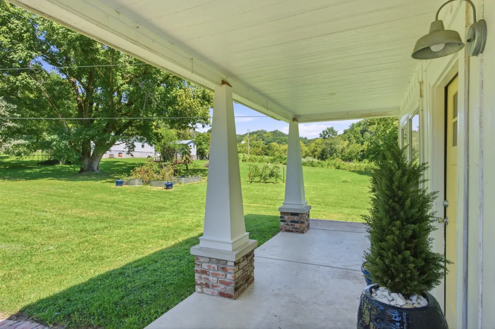 1389 Louisville Hwy Goodlettsville, TN 37072