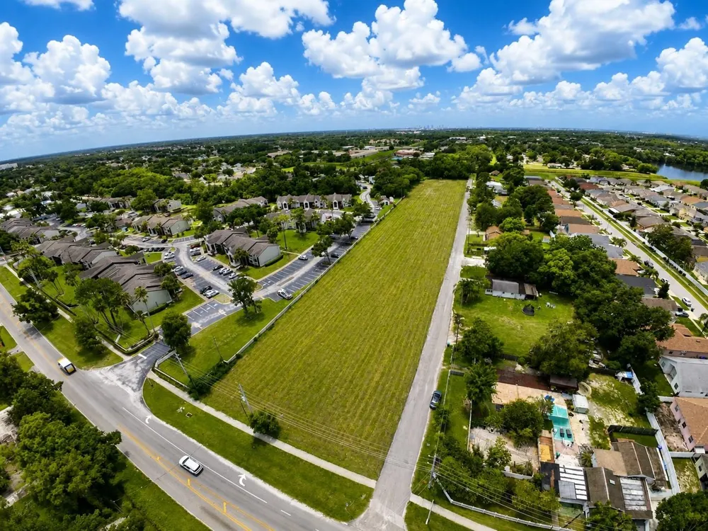 8010 CAROLINA LANE Orlando, FL 32825