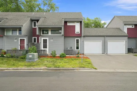 3780 Red Robin Lane