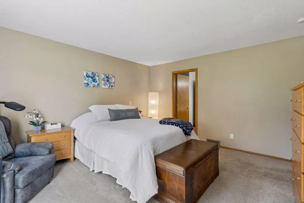 9629 Bennett Place Eden Prairie, MN 55347
