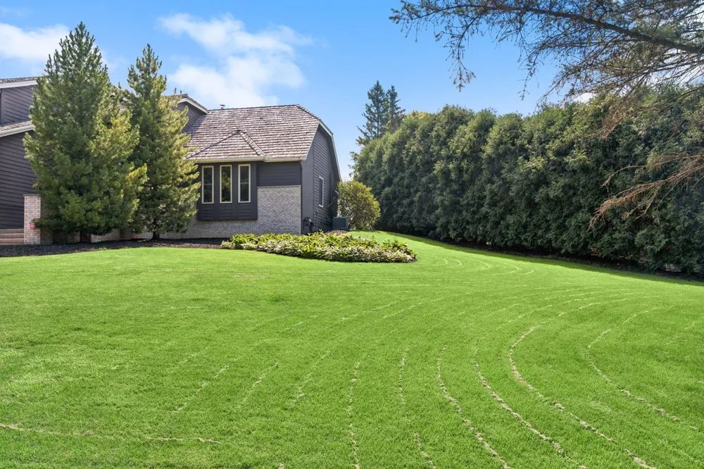 9629 Bennett Place Eden Prairie, MN 55347