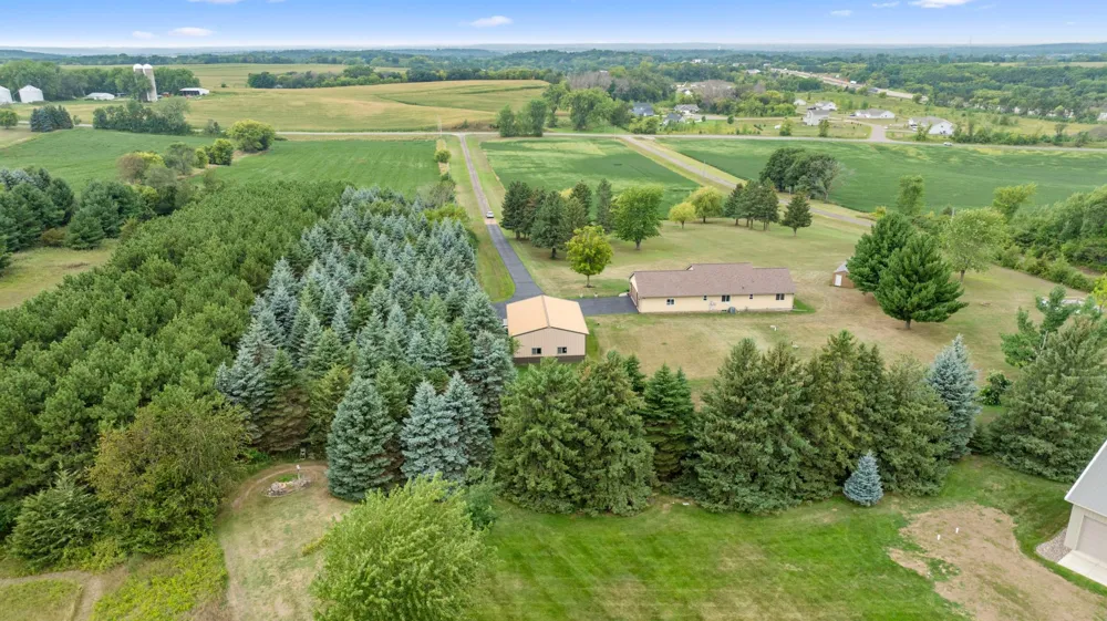 671 Kinney Road Hudson, WI 54016