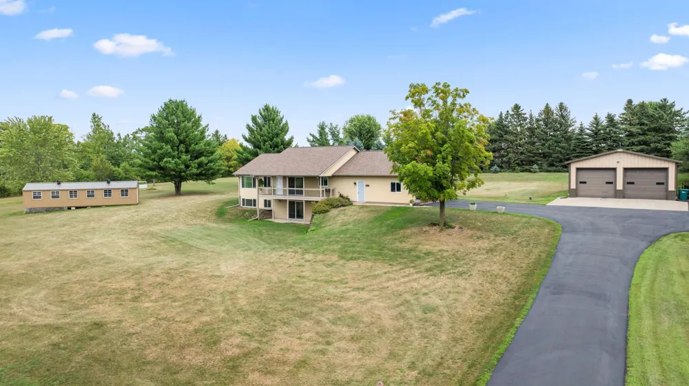 671 Kinney Road Hudson, WI 54016