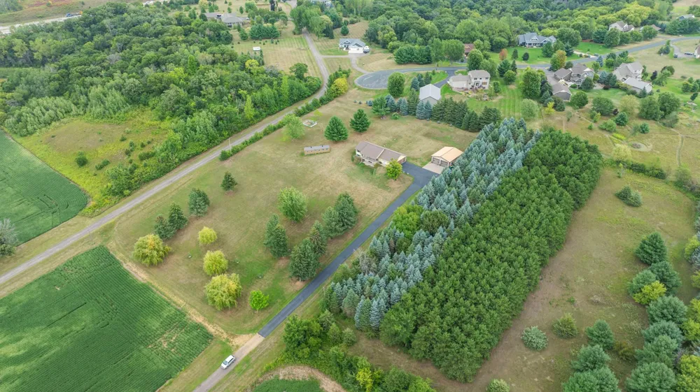 671 Kinney Road Hudson, WI 54016