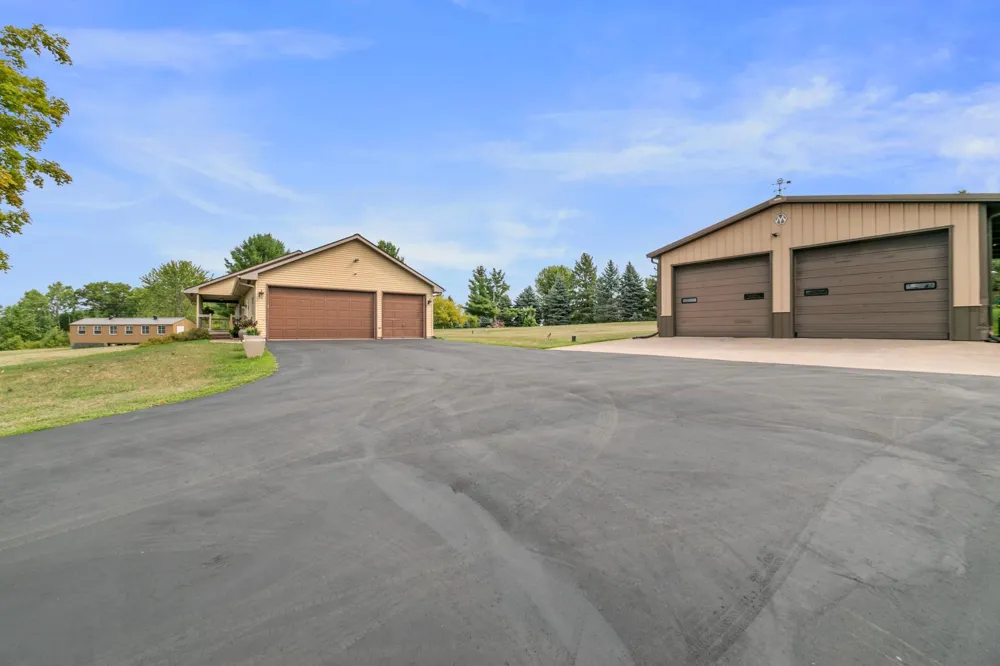 671 Kinney Road Hudson, WI 54016