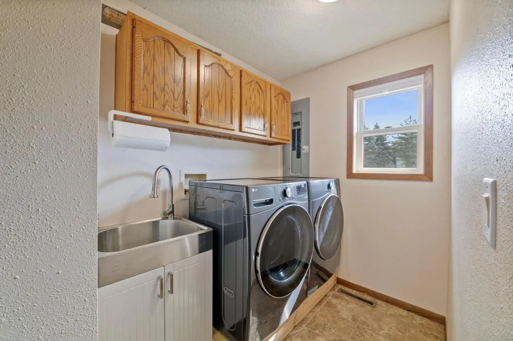 671 Kinney Road Hudson, WI 54016