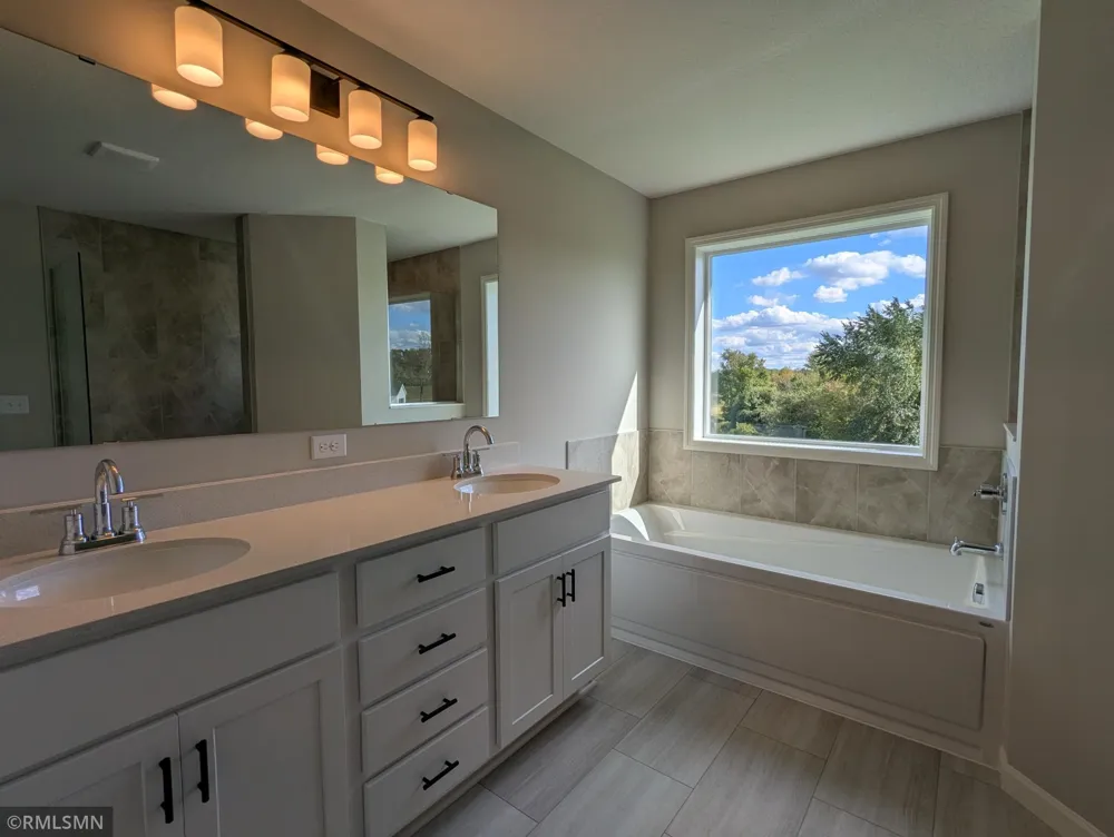 1670 Meadows Drive NE East Bethel, MN 55011