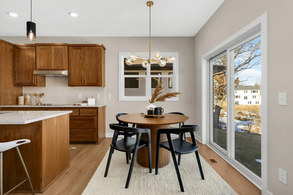 2164 Eustis Roseville, MN 55113