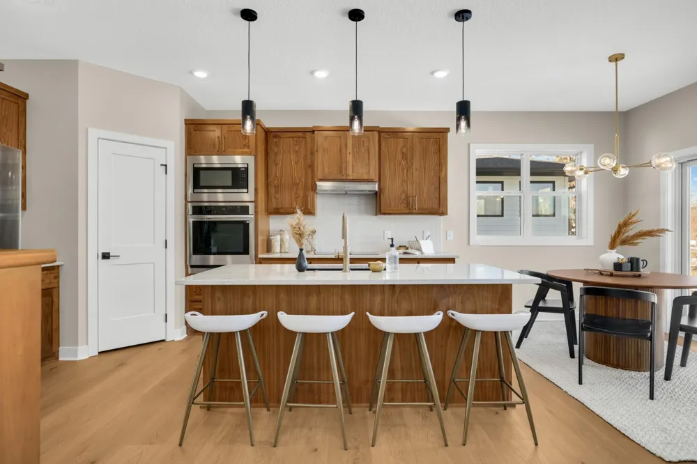 2164 Eustis Roseville, MN 55113