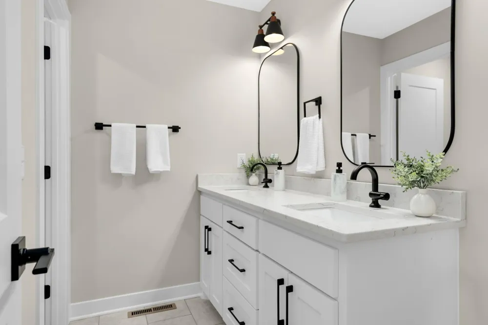2164 Eustis Roseville, MN 55113