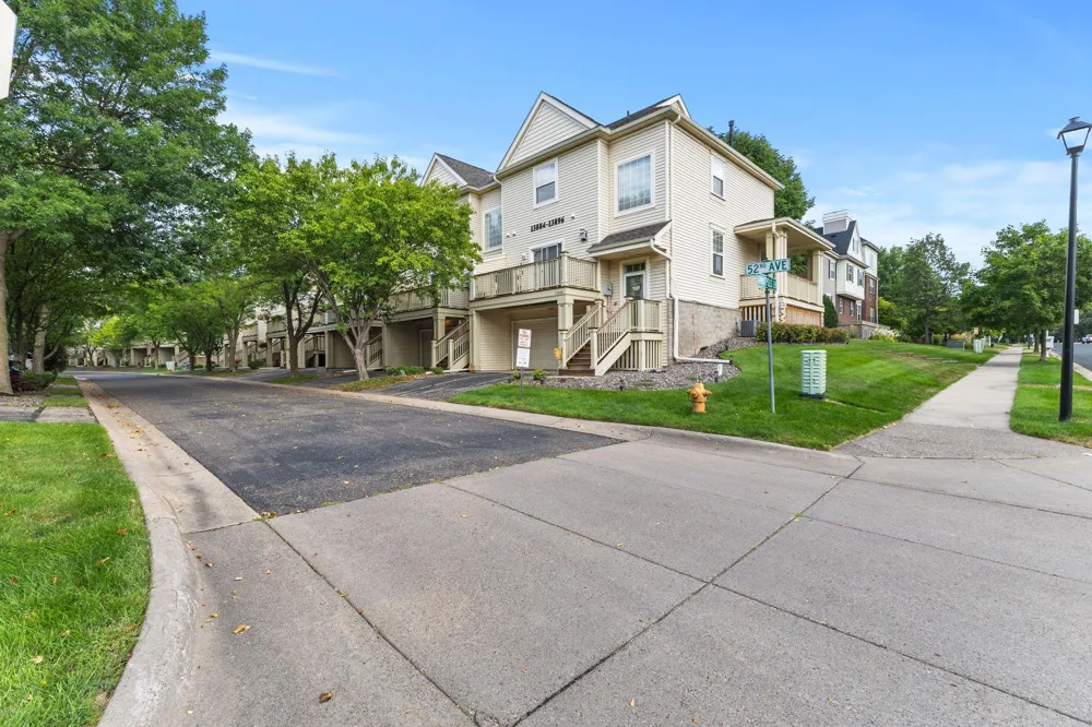 13892 52nd Avenue Plymouth, MN 55446