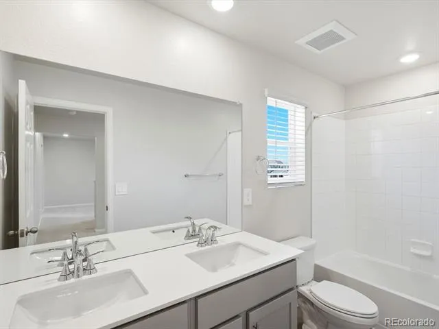 4621 Sunsplash Way Johnstown, CO 80534